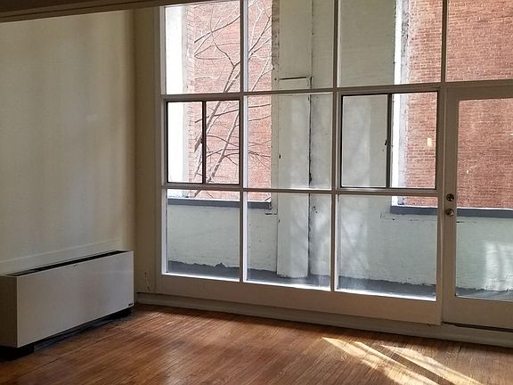 4th image of 1331 Lombard St #203