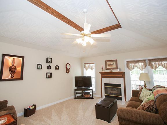 3rd image of 142 Highland Springs Ct