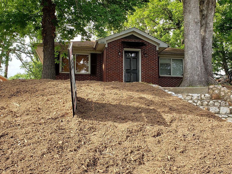 Shaded/Private Property Overlooks Walker Av.