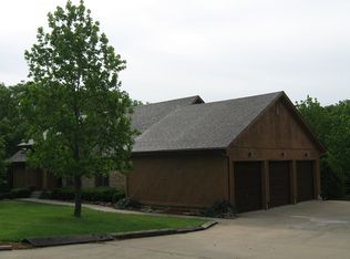 21207 Whispering Dr, Lenexa, KS 66220