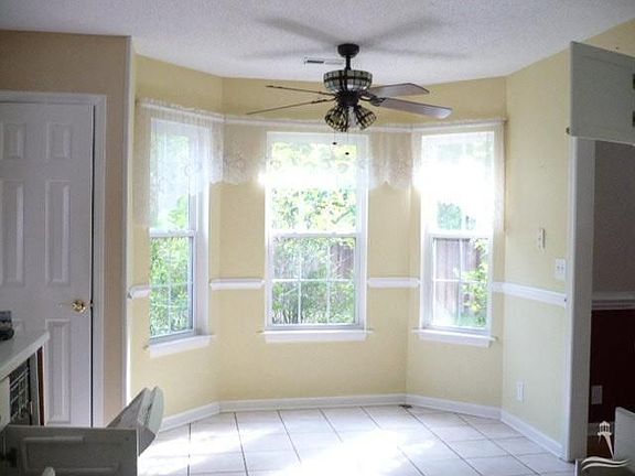 4th image of 594 Windsor Dr