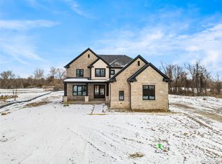 2163 Heidi Dr, Oxford, MI 48370