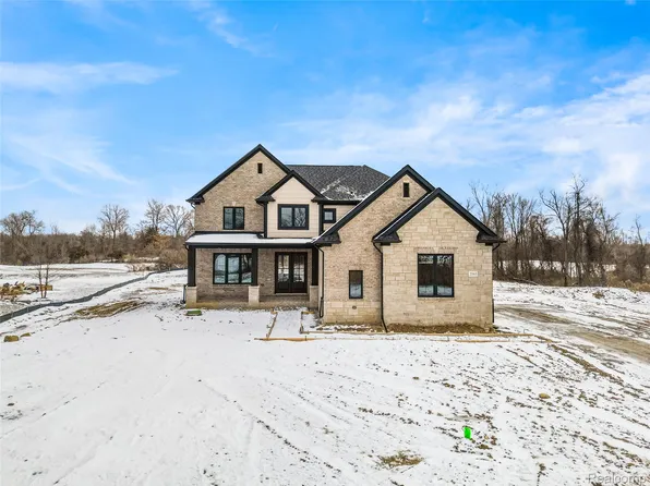 2163 Heidi Dr, Oxford, MI 48370