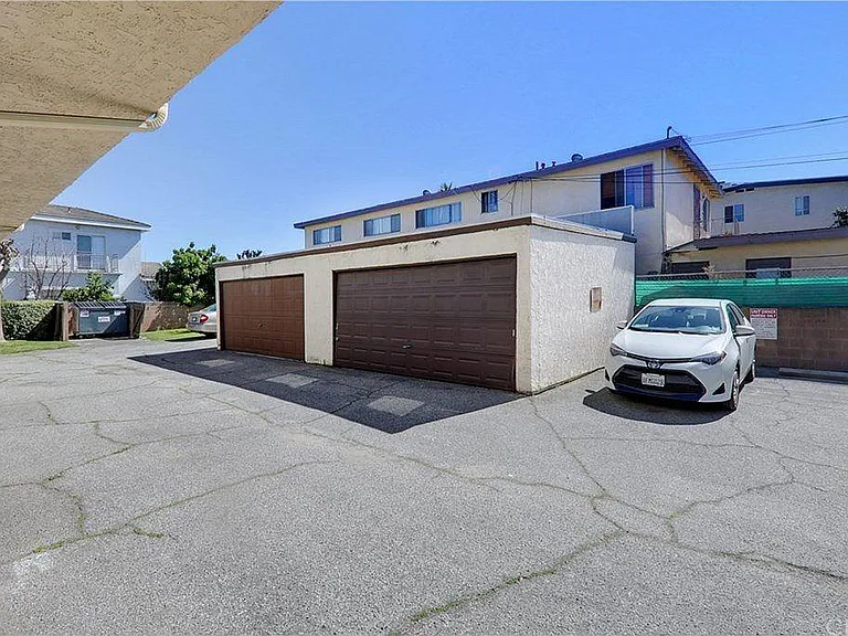 216 N Alhambra Ave — Photo 19