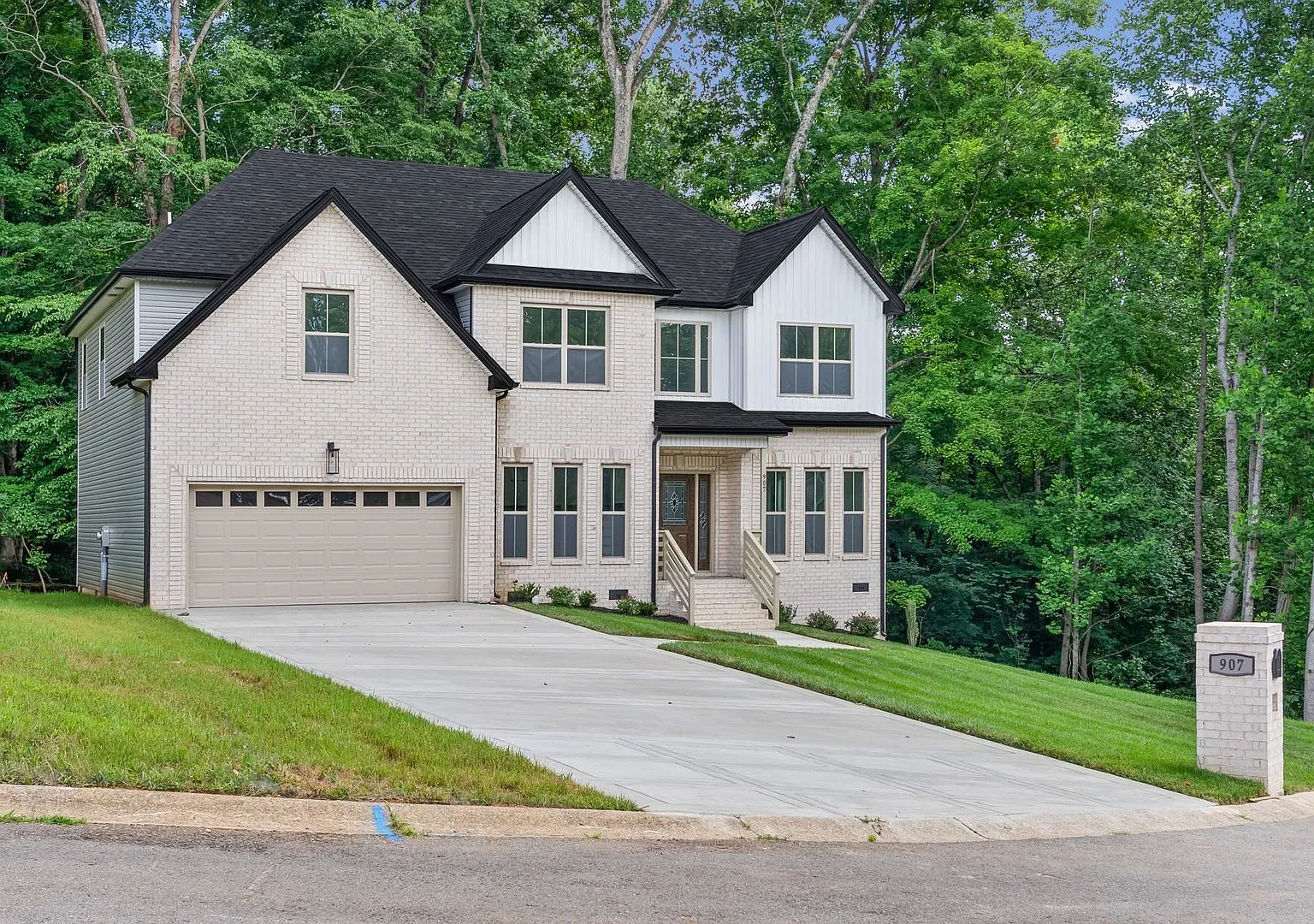 New Construction! 4 bed/2.5 Bath in Sango! — Photo 3