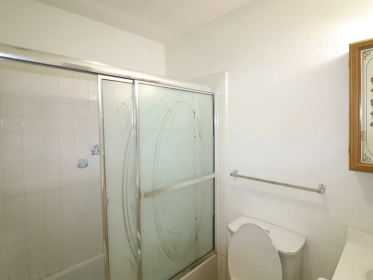7340 Folkstone Dr — Photo 14