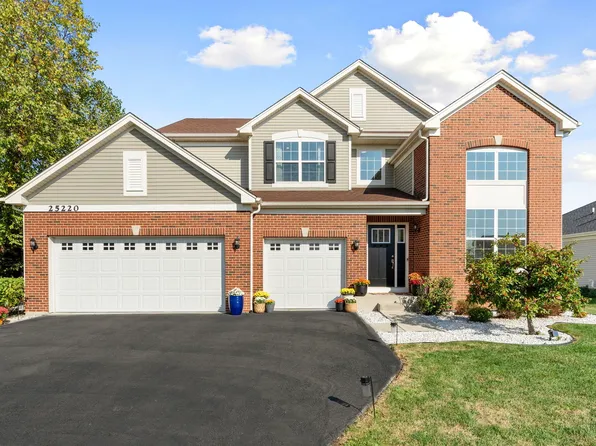 25220 W Zoumar Dr, Plainfield, IL 60586
