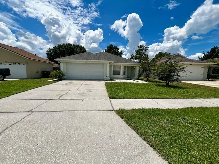 2024 Donegan Pl — Photo 3