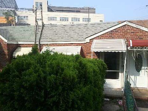 1st image of 11550 165th St