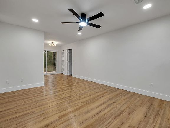 4th image of 4504 Autumn Woods Way