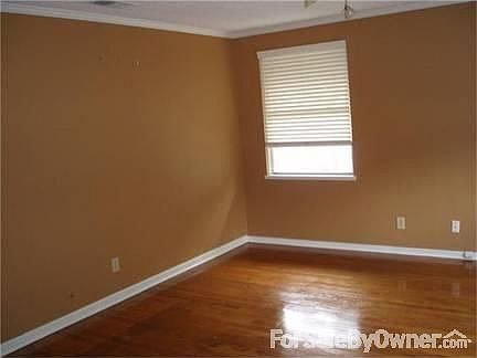 3rd image of 1515 Hewitt Dr