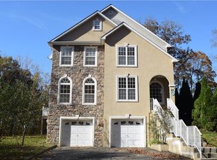 11 Rues Ln, Monroe Township, NJ 08831