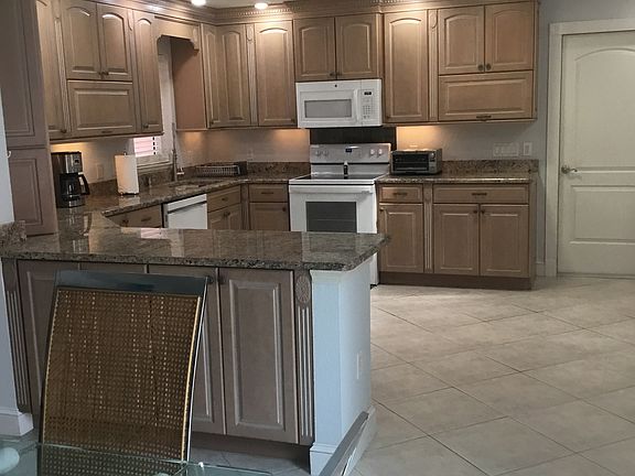 3rd image of 1328 Santa Rosa Ct