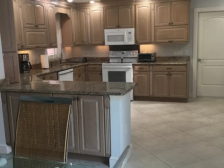 1328 Santa Rosa Ct — Photo 3