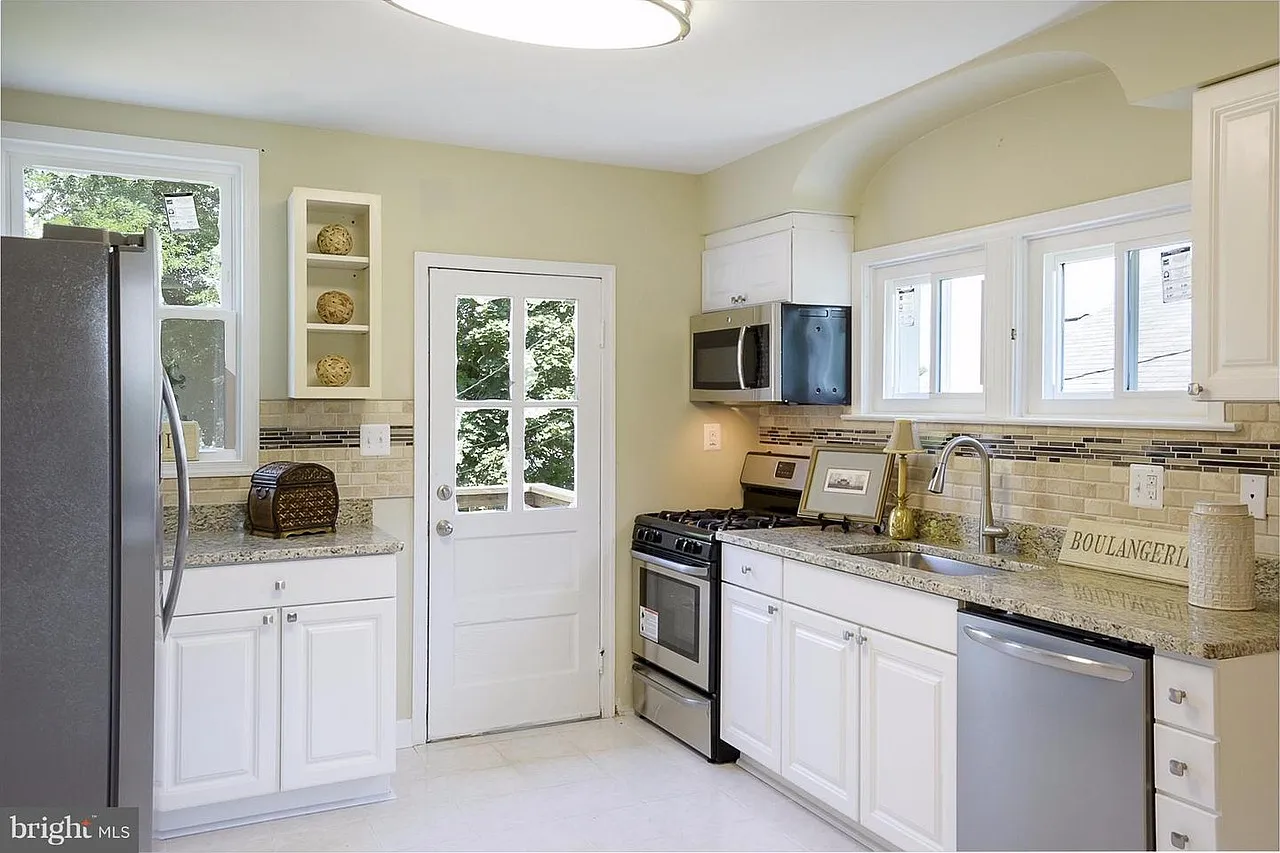 4 bed, 2106 sqft, $3,000 — Photo 4