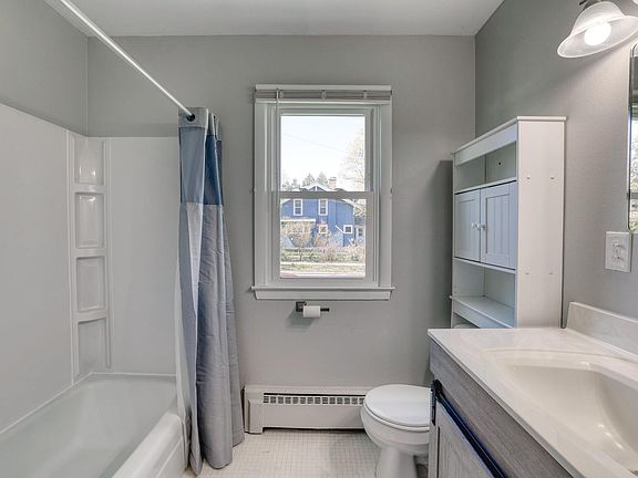 5th image of 321 W College Ave APT 1