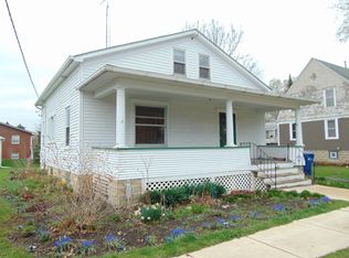 217 N Garfield St, Hinckley, IL 60520