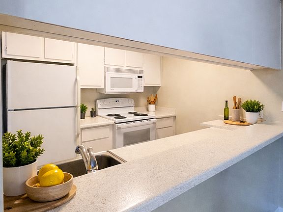 5th image of 7456 Sandalwood Dr APT 12