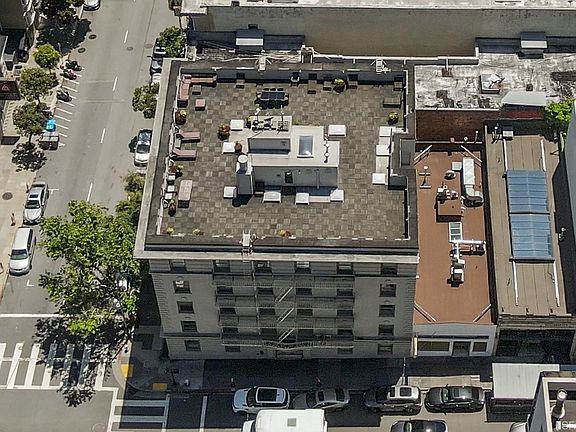 2nd image of 901 Bush St APT 406