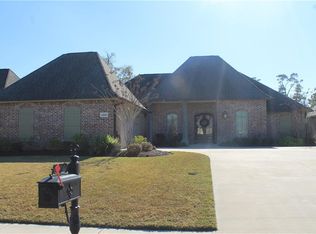 1201 Benvue Ln, Lake Charles, LA 70605