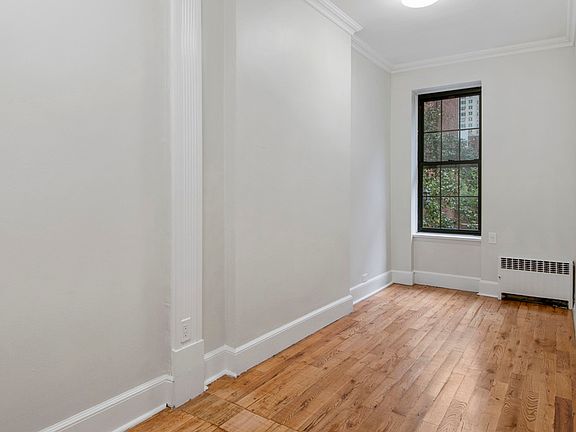 4th image of 318 E 53rd St APT 2