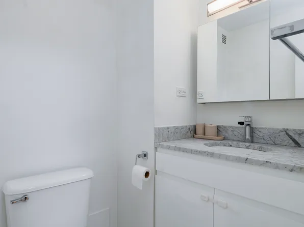 10 West 15th Street image 18 of 18