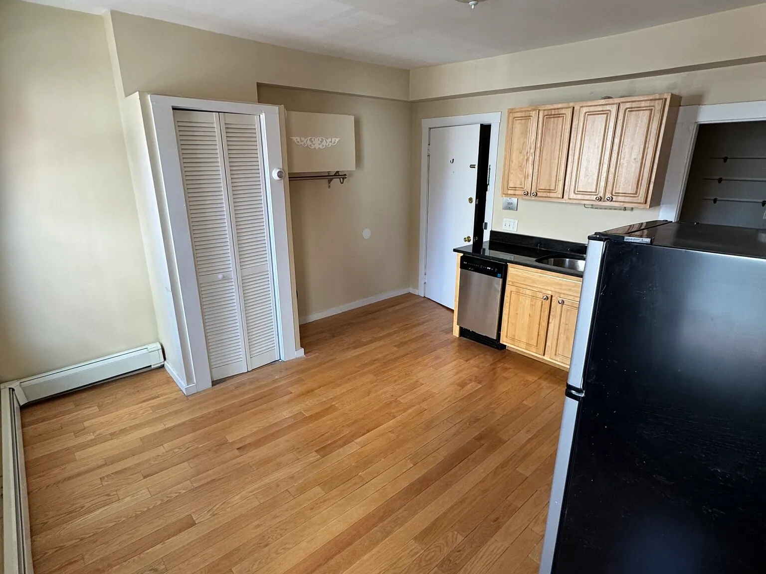 Studio, 9999 sqft, $2,550 — Photo 3