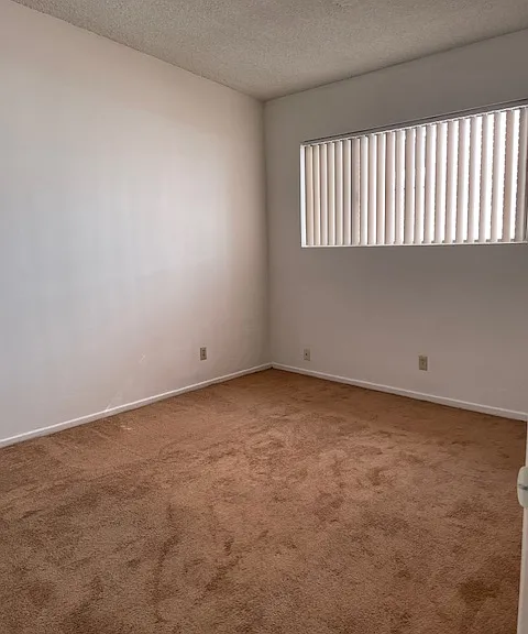 1212 N Edgemont St #6 — Photo 7