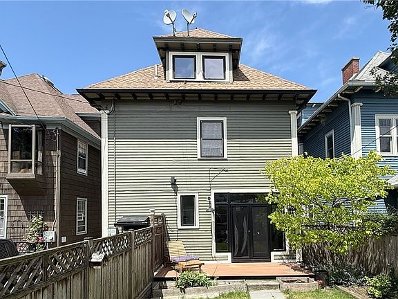 5th image of 829 Auburn Ave