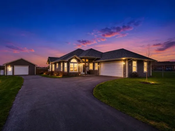 16 Main Road, Goulds, NL A1S1K3