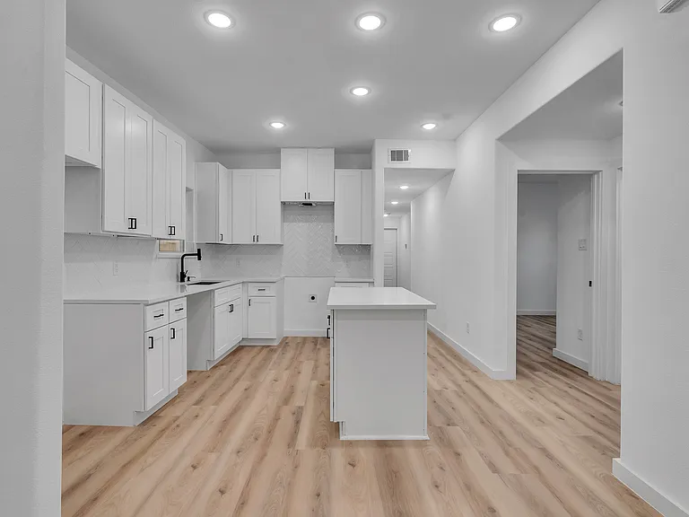 9410 Firnat St #A — Photo 13