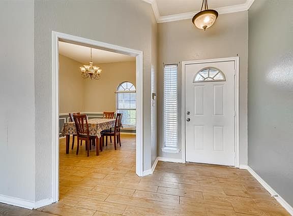 5th image of 1117 Roundrock Dr