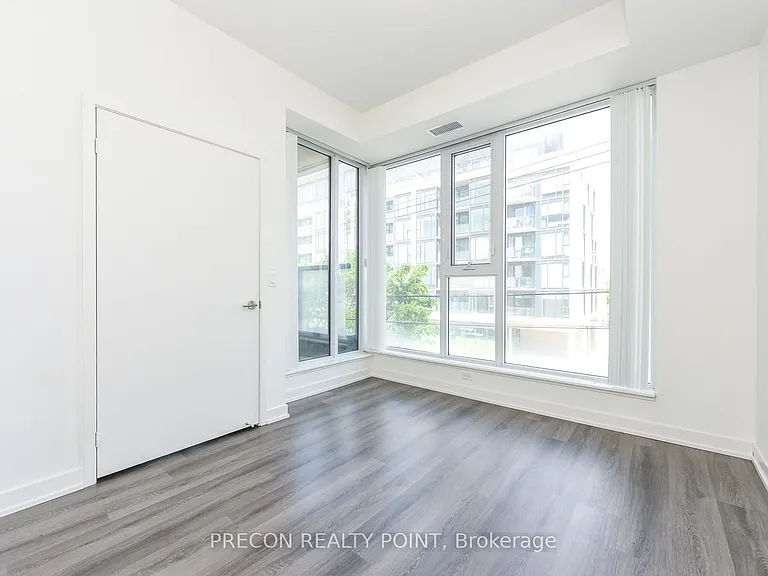 859 The Queensway N #212 — Photo 4