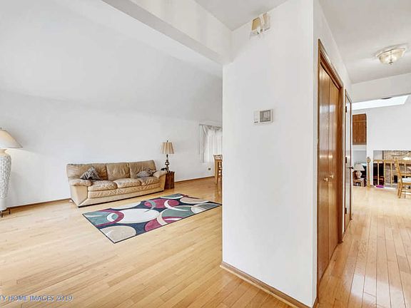 3rd image of 8535 Melvina Ave