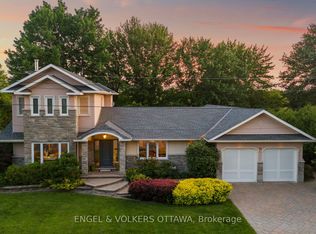 24 Doris Ave, Ottawa, ON K1T3W8