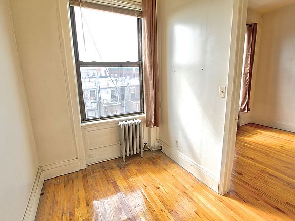 3rd image of 154 W 121st St APT 4A