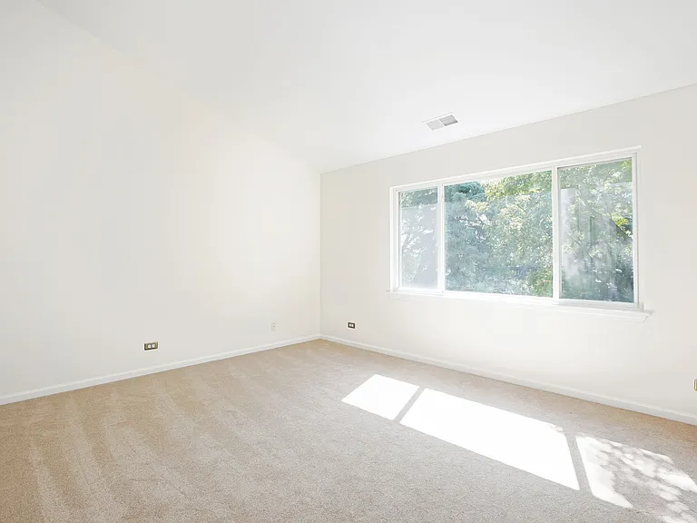 3013 Kentshire Cir — Photo 11