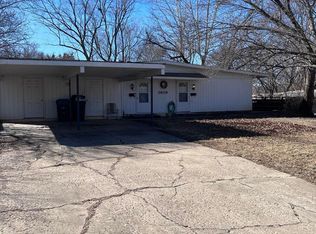 3619 SW 29th Ter, Topeka, KS 66614