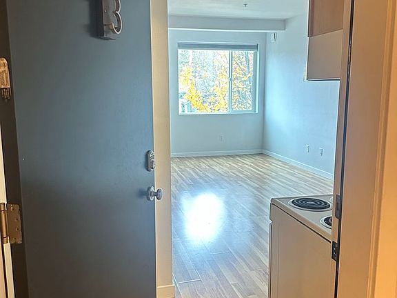 3rd image of 491 W 8th Ave Unit 3