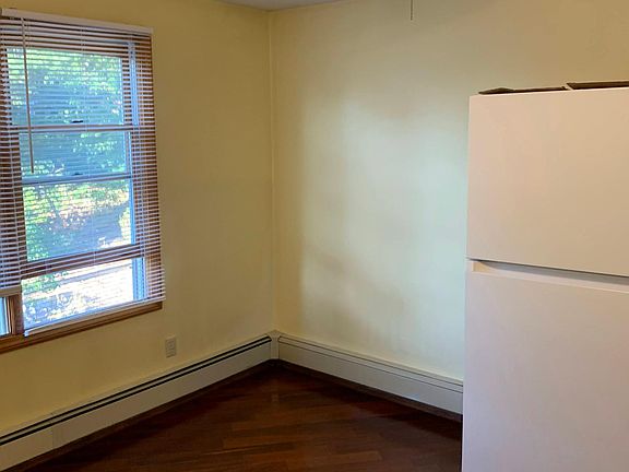 4th image of 602 Willard St #1