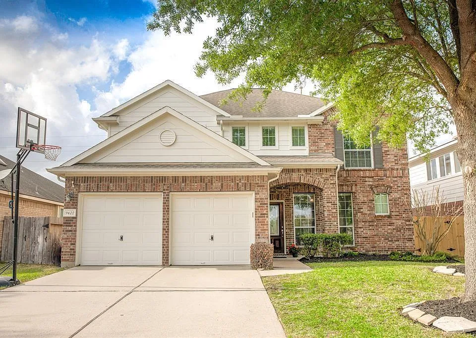 9422 Edgeloch Dr