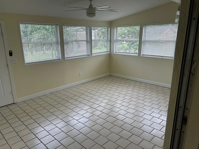 2244 Parker Ave — Photo 14