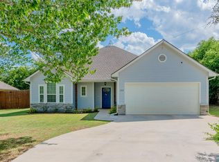 204 S James St, Alvarado, TX 76009