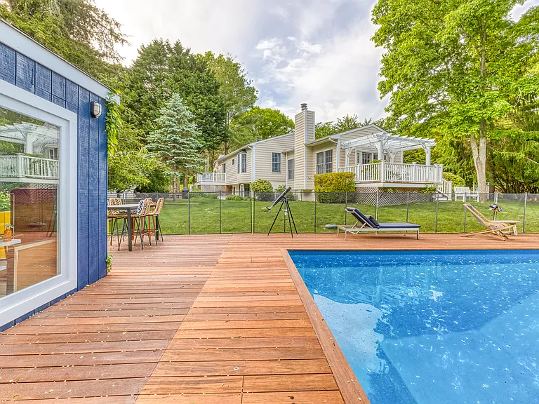 49 Cedar Dr — Photo 31