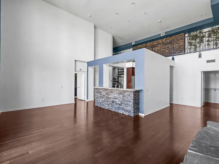 1901 S Victoria Ave #201 — Photo 7