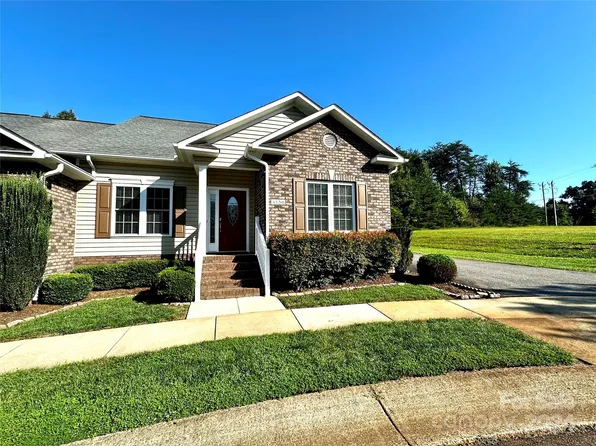 4158 Pickering Dr #1, Hickory, NC 28602