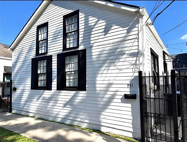 4 bed, 2.0 bath, 1450 sqft, $6,000 — Photo 1