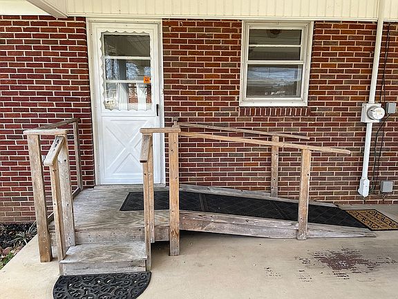 Side Entry/Detachable Ramp