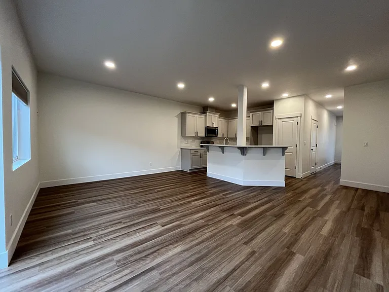 2875 S Magnolia Dr — Photo 15