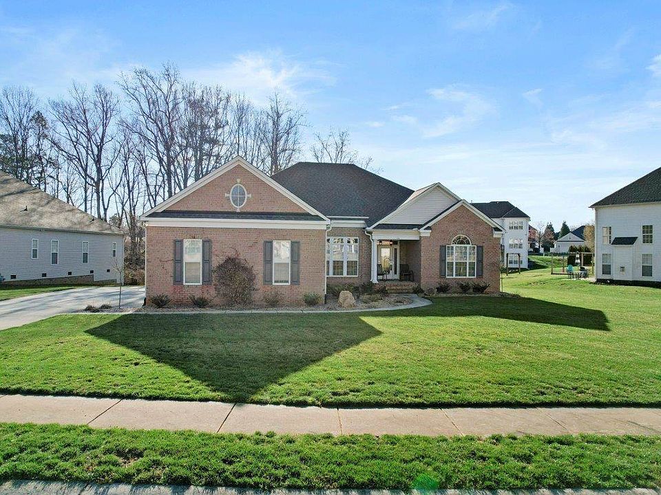 1st image of 120 Doyle Farm Ln